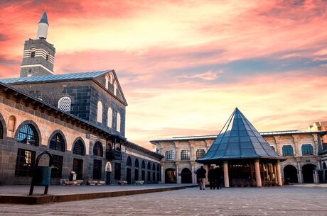 Uçaklı Mardin Midyat Turu (İzmir Hareketli)