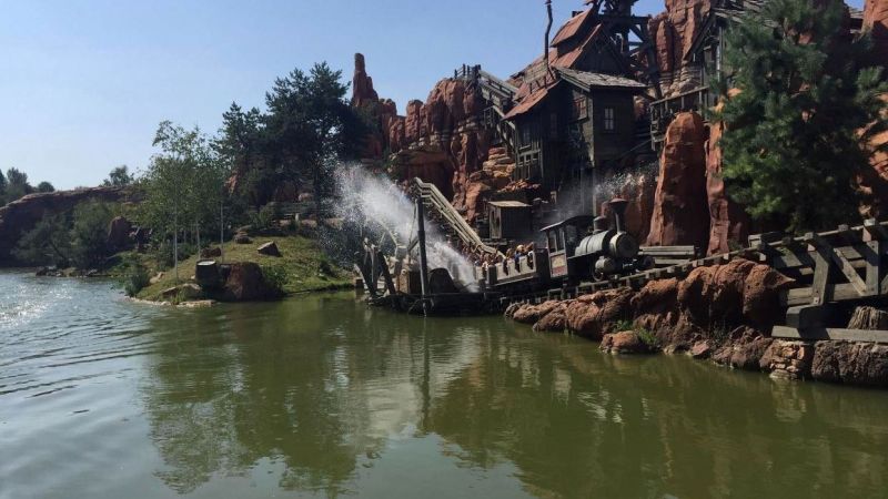 Paris Disneyland Turu Türk Havayolları İle (İstanbul Hareketli)